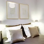 Paris Marais Central Residence